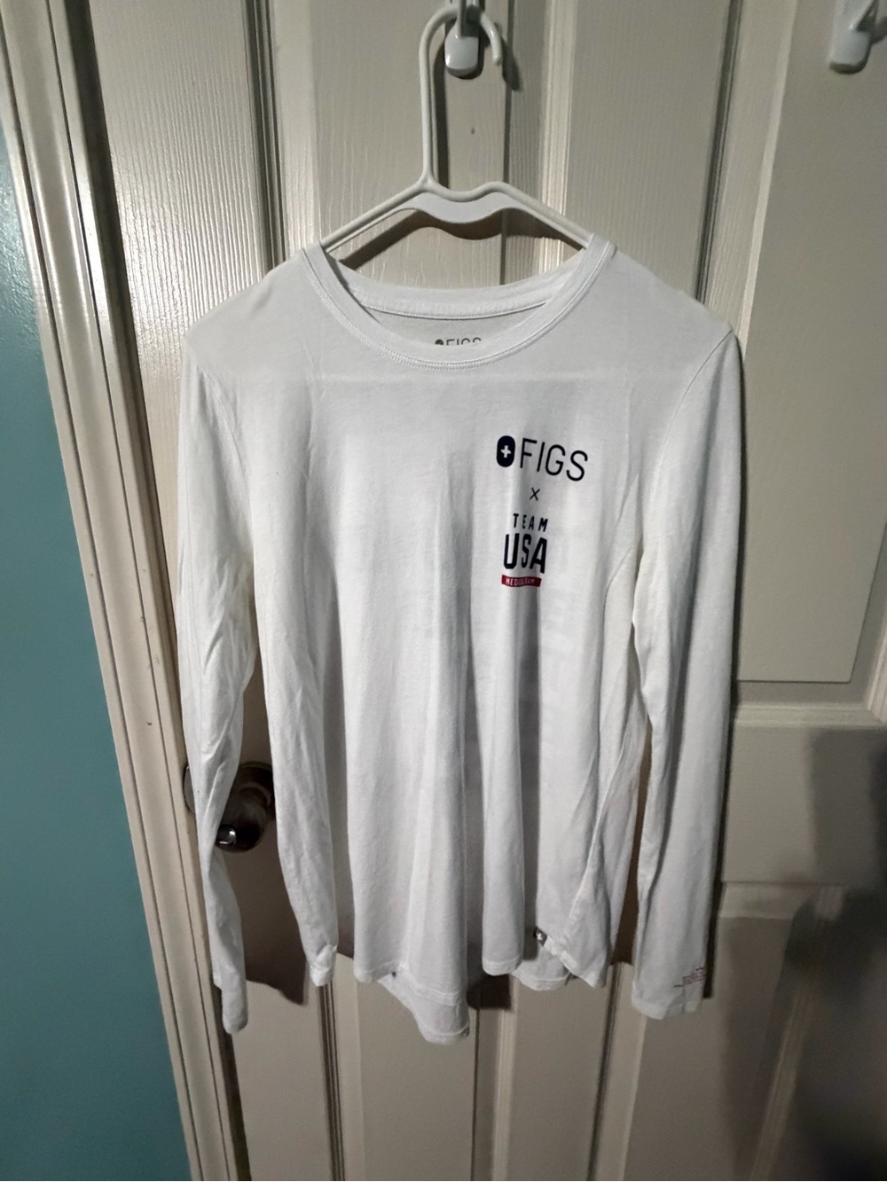FIGS Women’s White Team USA Long Sleeve Under Scrub Size Small (Small Stain)
